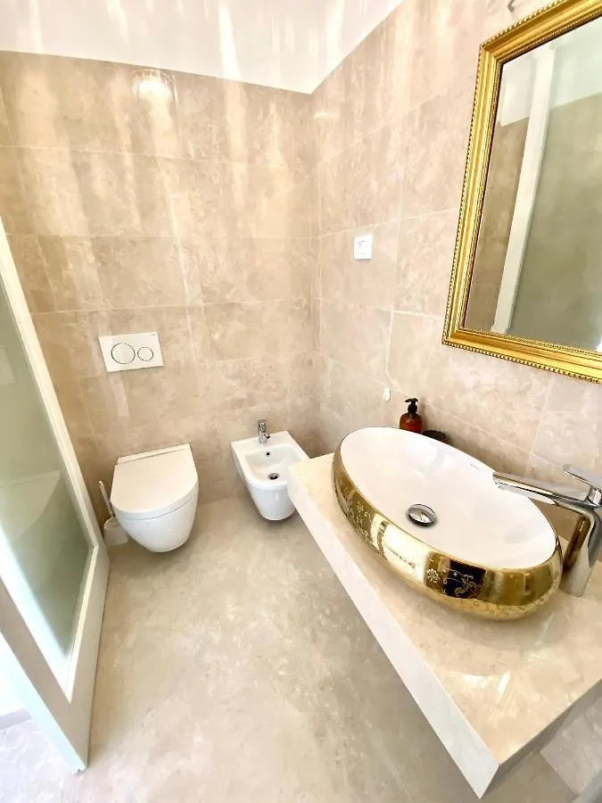 Queen Bee Apartment Opatija 0*,